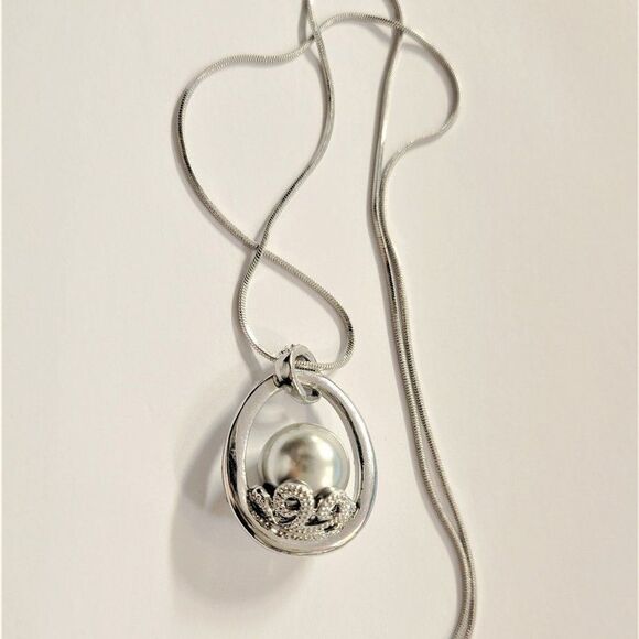 Grey Pearl Pendant Necklace - Picture 3 of 6